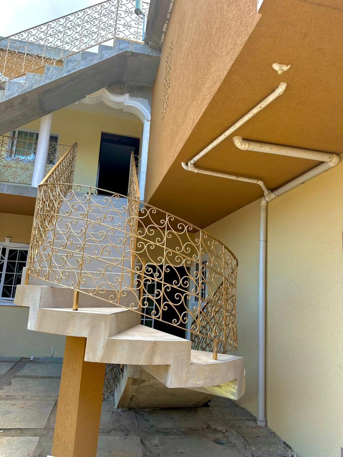 White House By White River Ocho Rios